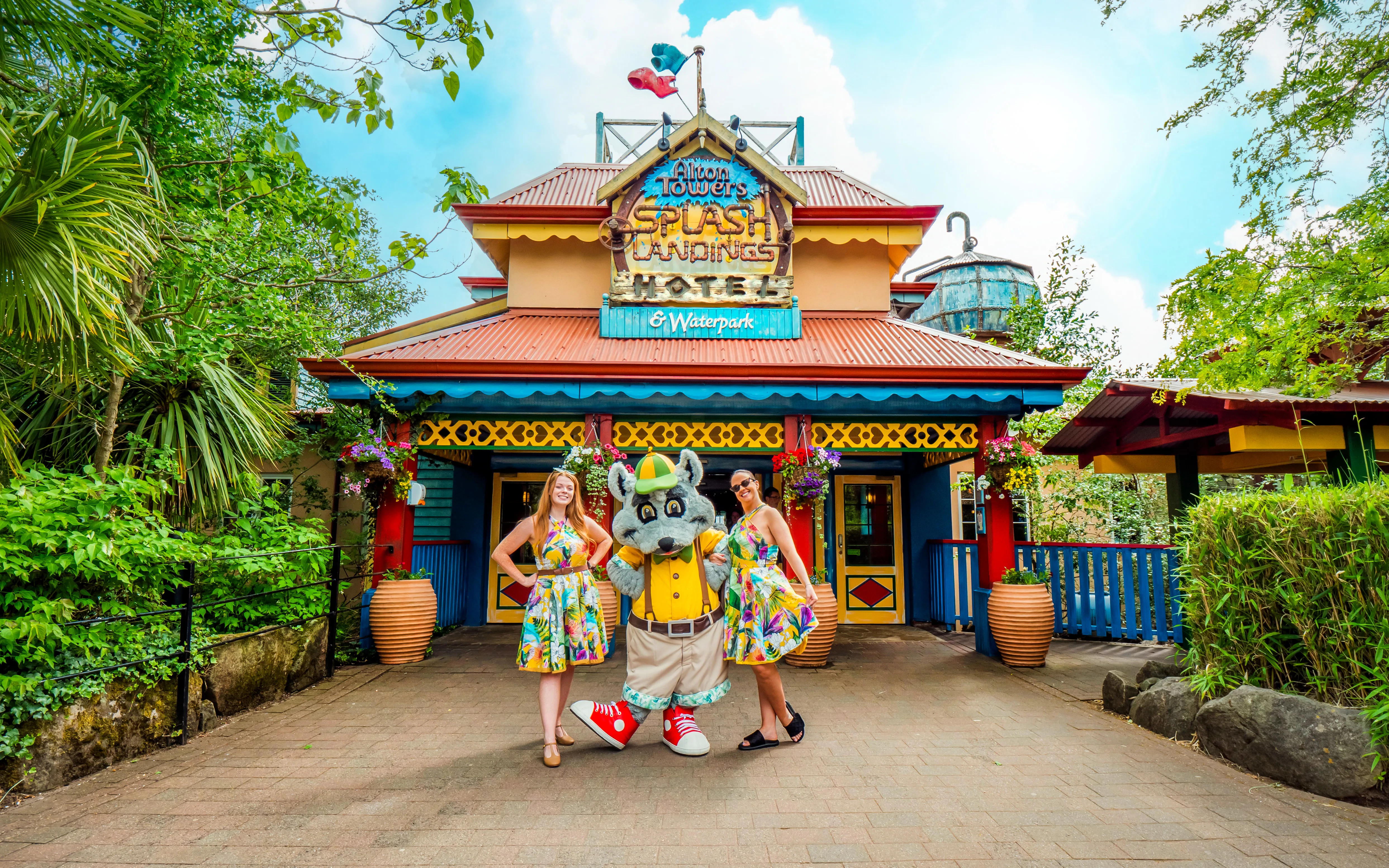 Splash Landings Hotel Exterior