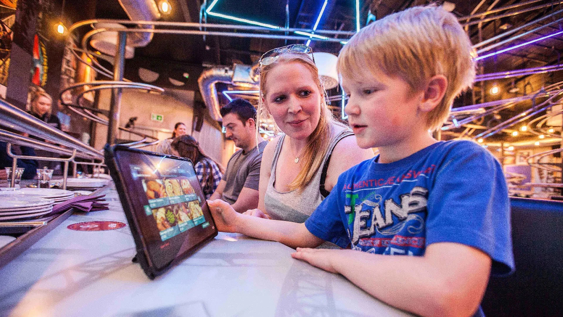 Rollercoaster restaurant Ordering