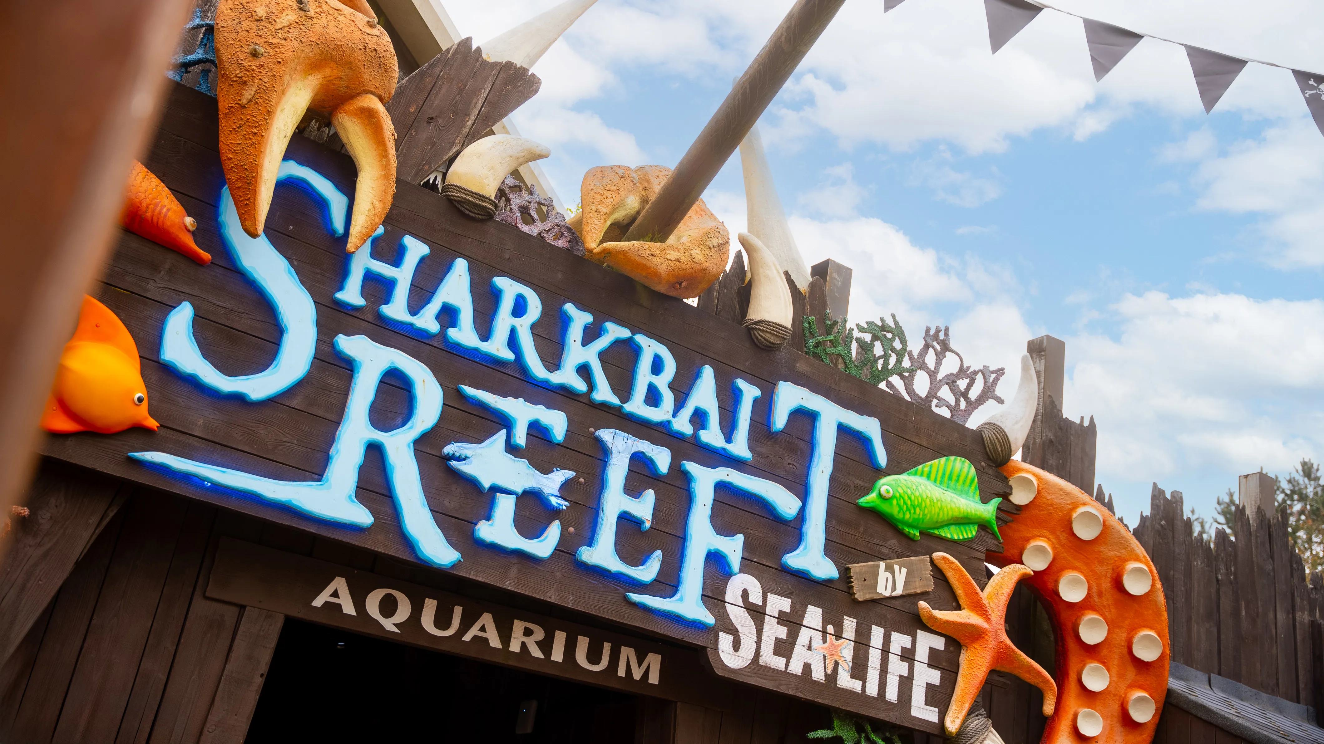 Sharkbait Reef by SEALIFE sign at Alton Towers Resort