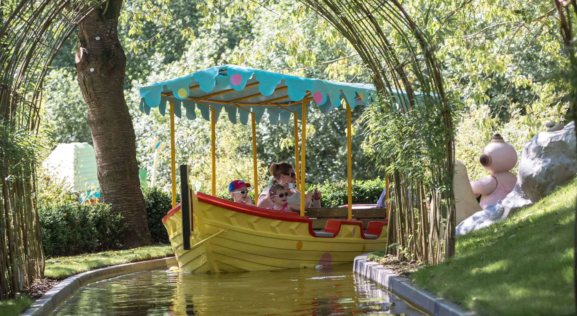 Night garden Boat